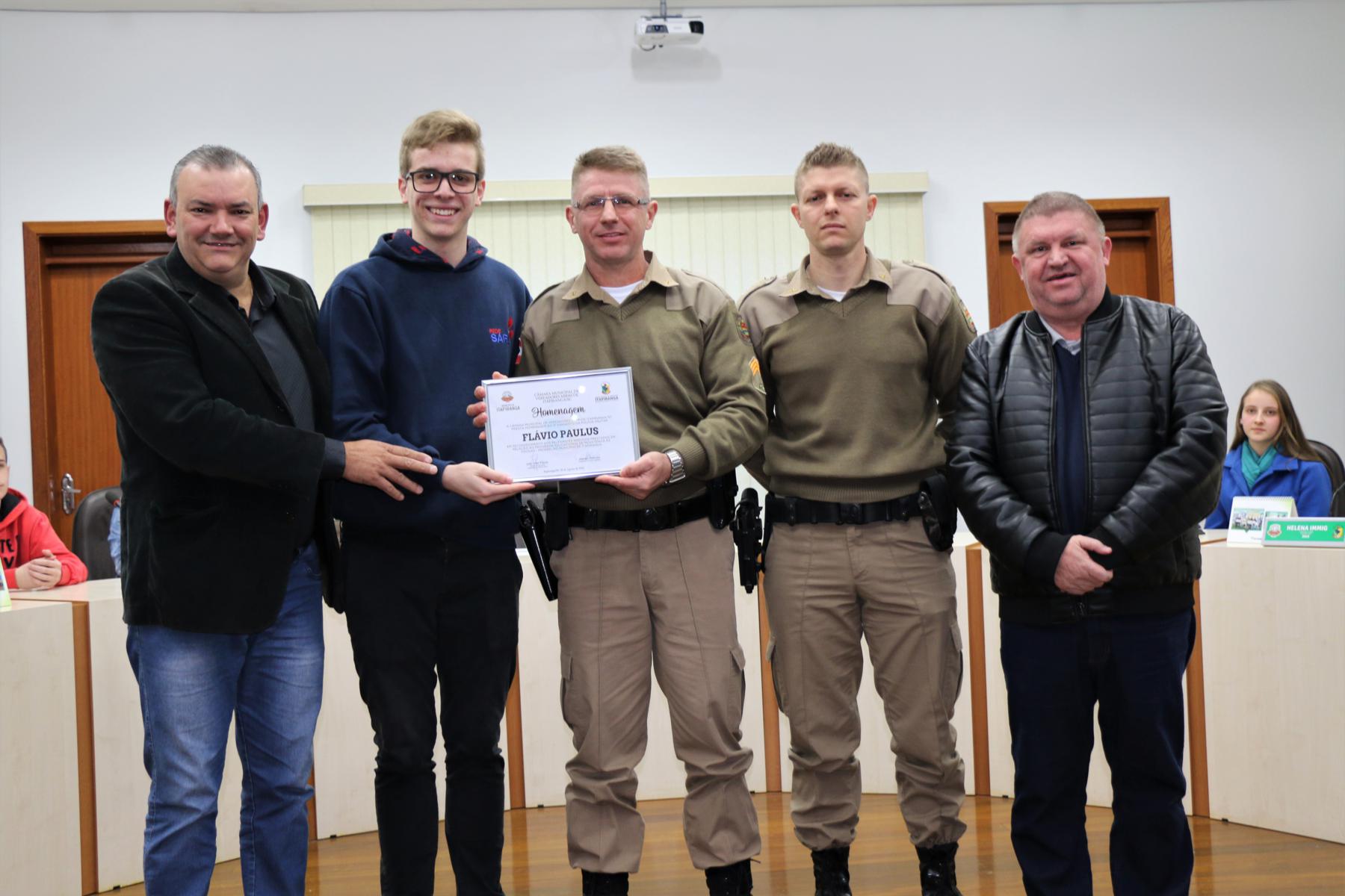 Câmara Mirim presta homenagem ao instrutor do Proerd, Flávio Paulus