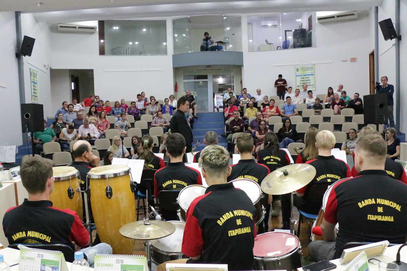 Banda Municipal de Itapiranga faz apresentação na Câmara