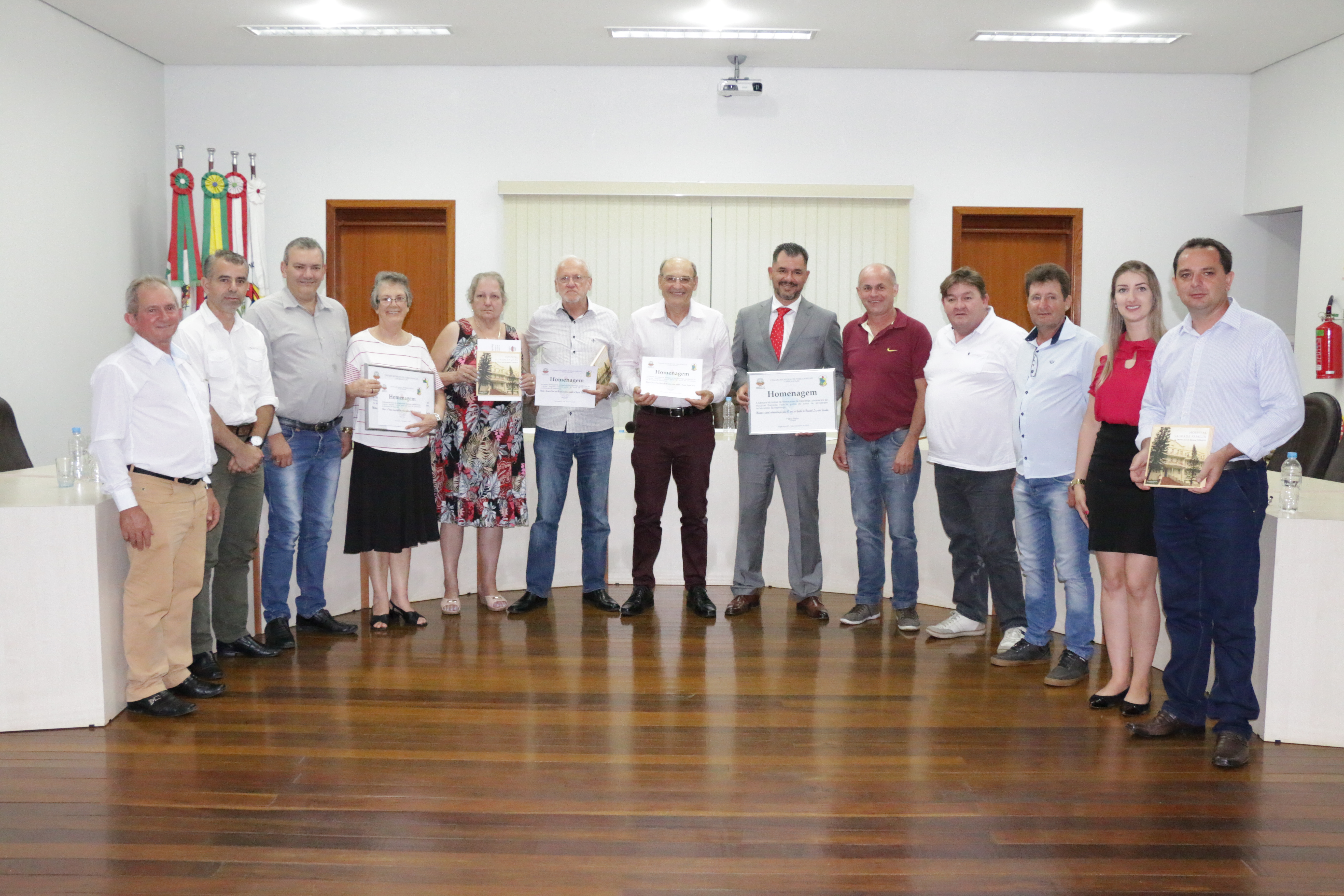 Câmara presta homenagem ao Hospital Sagrada Família pelos 80 anos