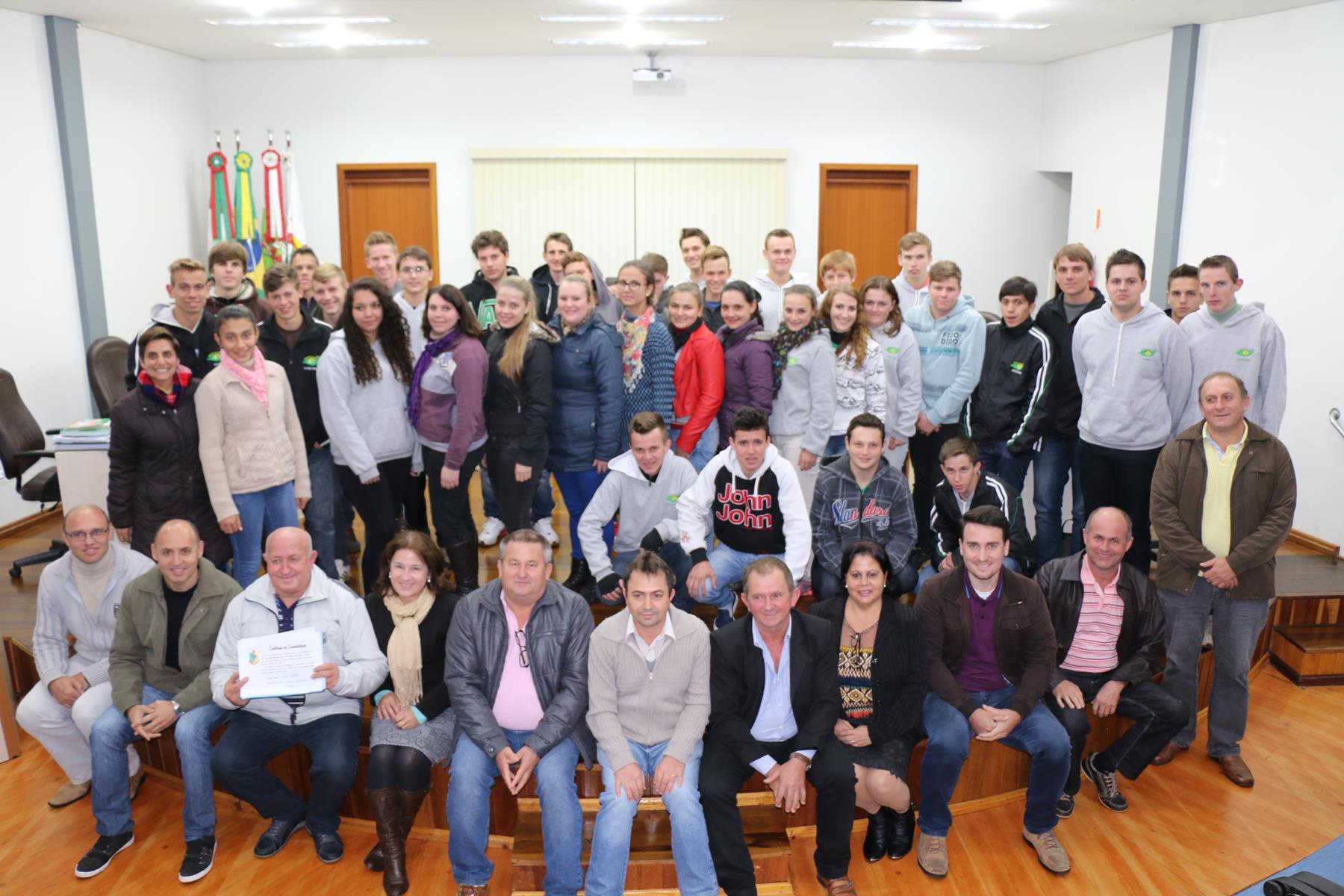 Câmara homenageia Instituição de Ensino Rural