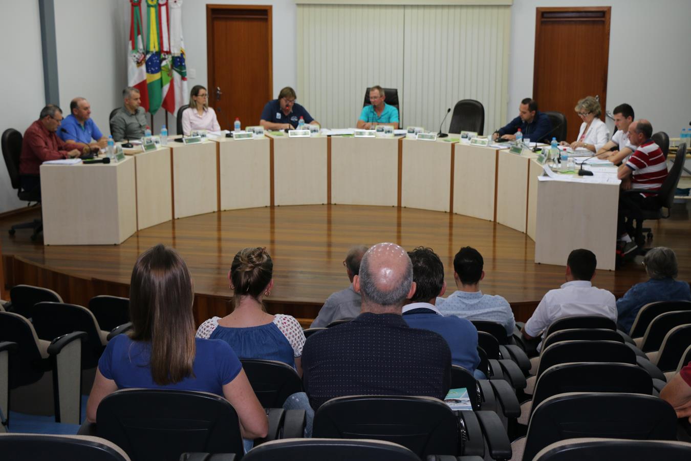 Moção e projetos são votados na Casa Legislativa