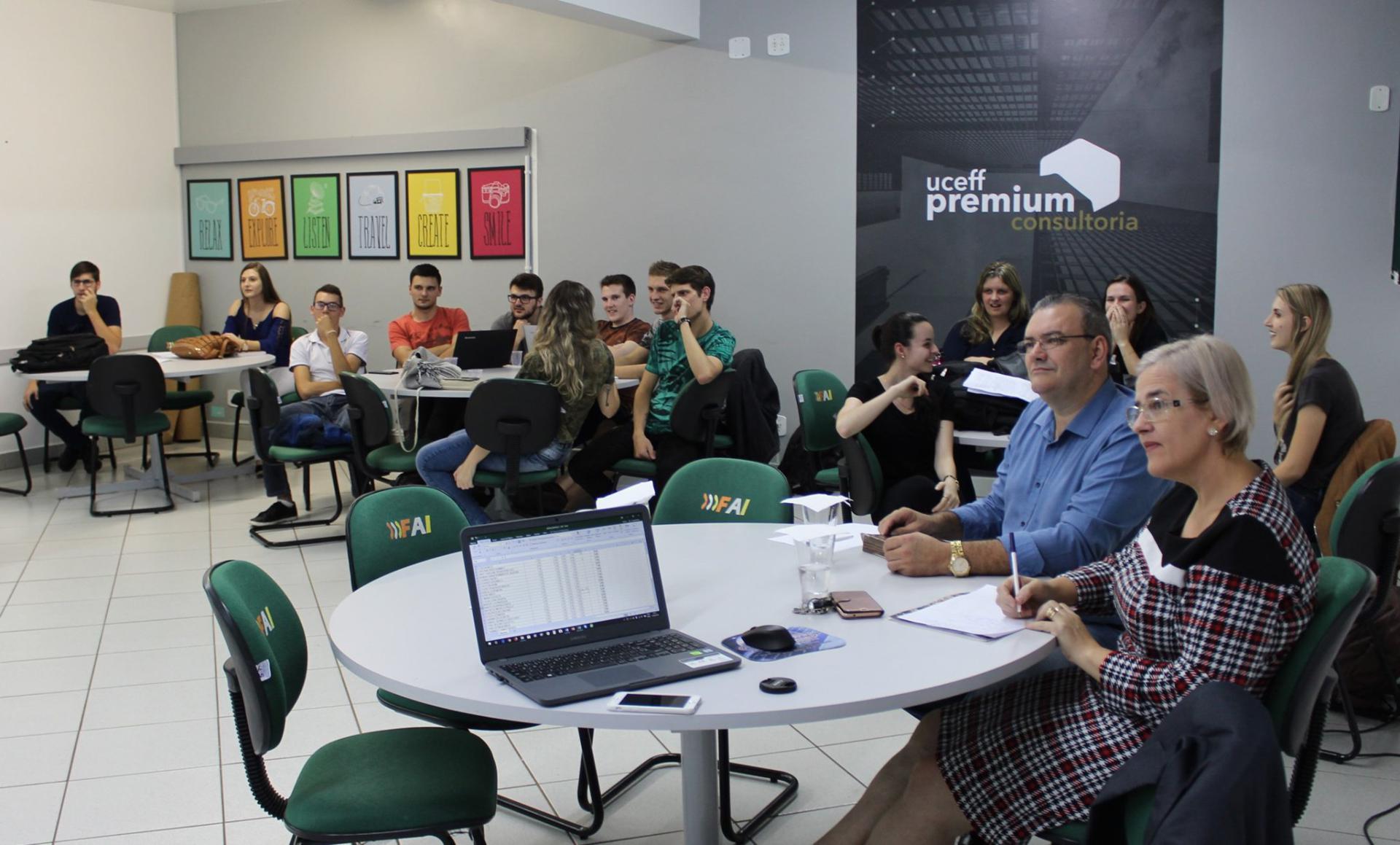 Presidente representa o Legislativo em aula do curso de Ciências Contábeis da UCEFF