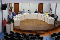 Secretário de Educação defende aprovação de projeto na Tribuna Livre