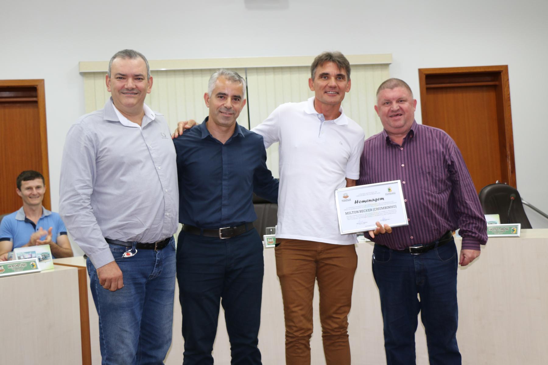 Sessão Solene homenageia o piloto de motocross Milton Becker, o Chumbinho