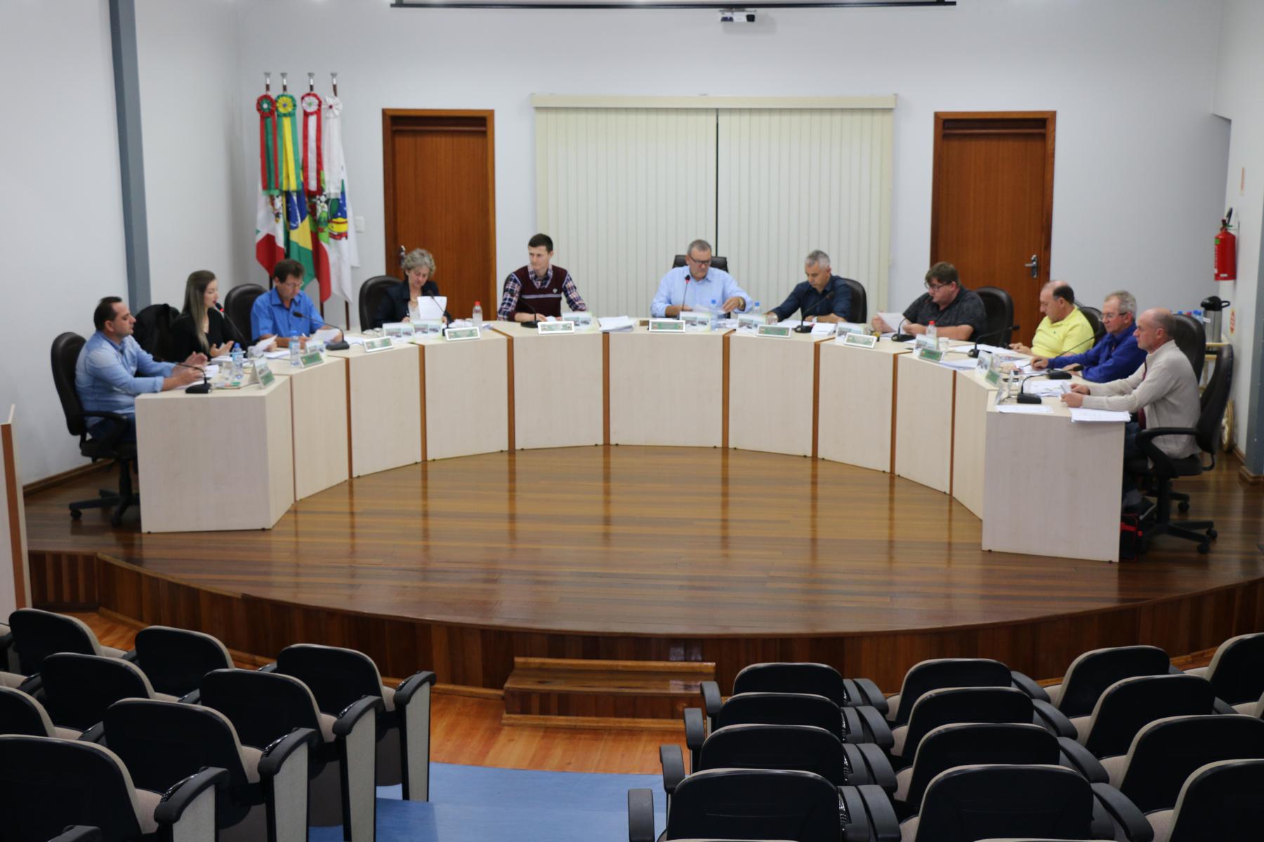 Vereadores apreciam e aprovam sete projetos do Executivo municipal